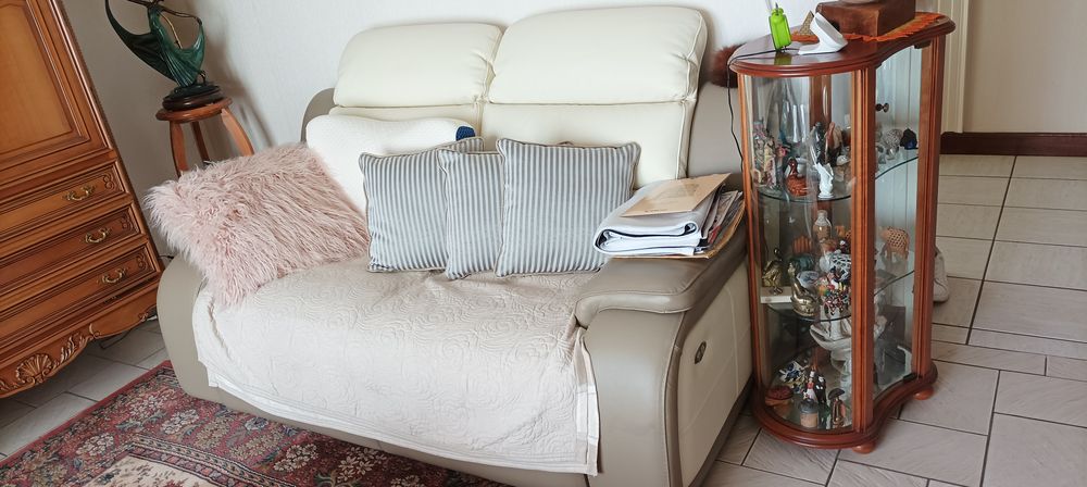 Salon complet en cuir v�ritable. 3700 Blainville-sur-Orne (14)