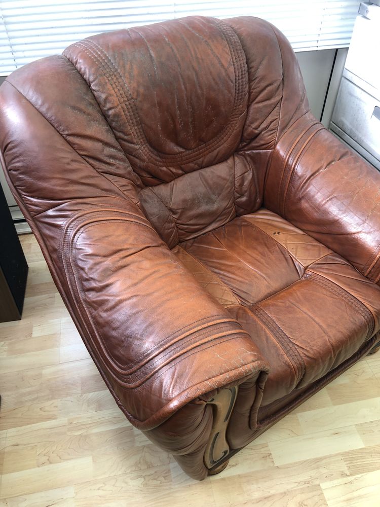 salon en cuir vachette maroon avec gros accoudoirs 0 Thiais (94)