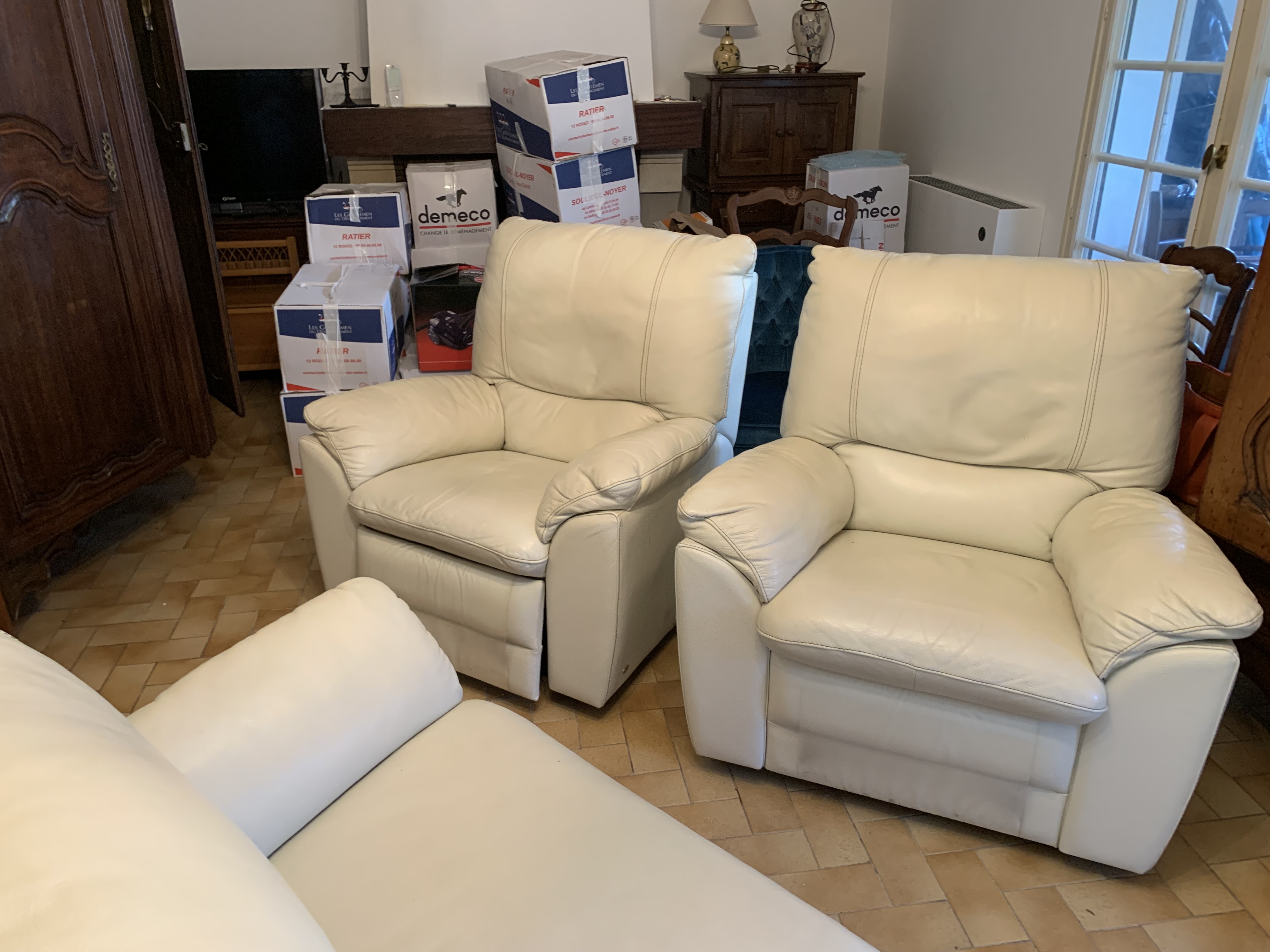 Salon en cuir v�ritable blanc 900 L�ognan (33)