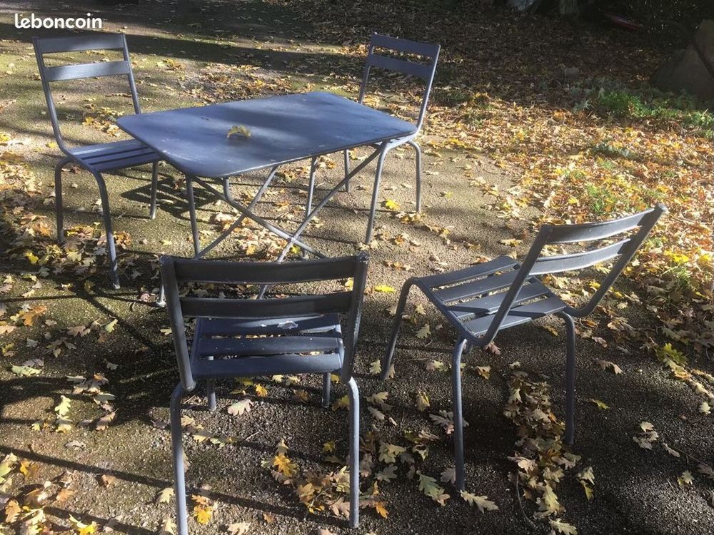 Salon de jardin ancien en fer / table / chaise 135 Castres (81)