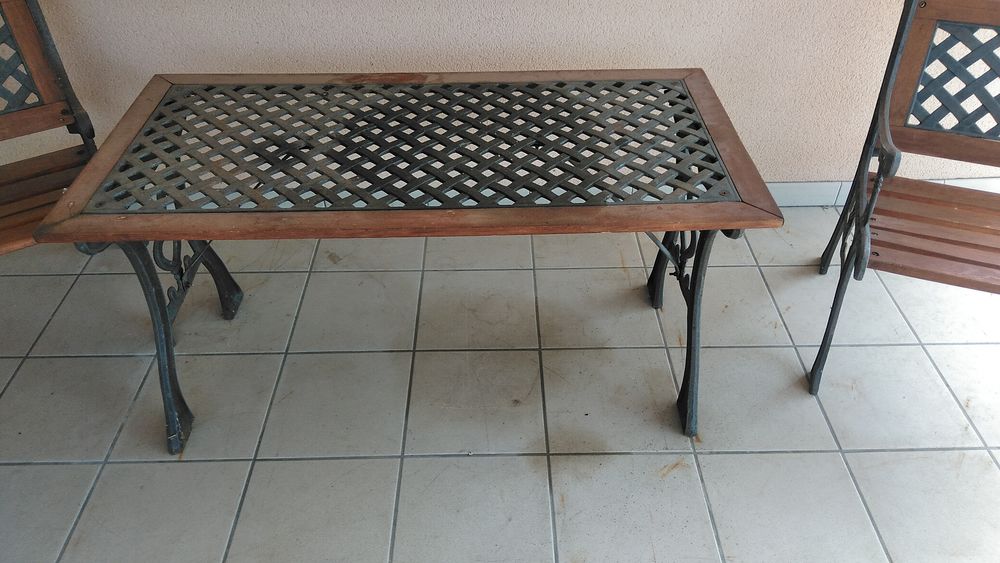 salon de jardin  Bois Fonte  
0 Mezel (63)