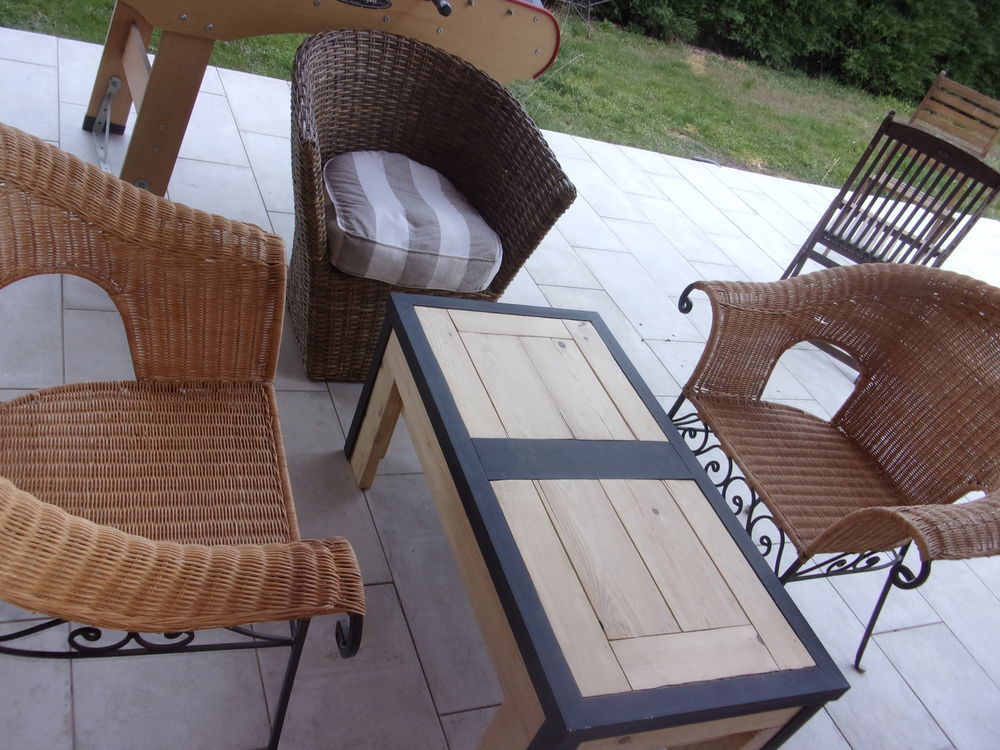 salon de jardin compos�e de 
2 fauteuils rotin sur pieds fe
140 Le P�age-de-Roussillon (38)