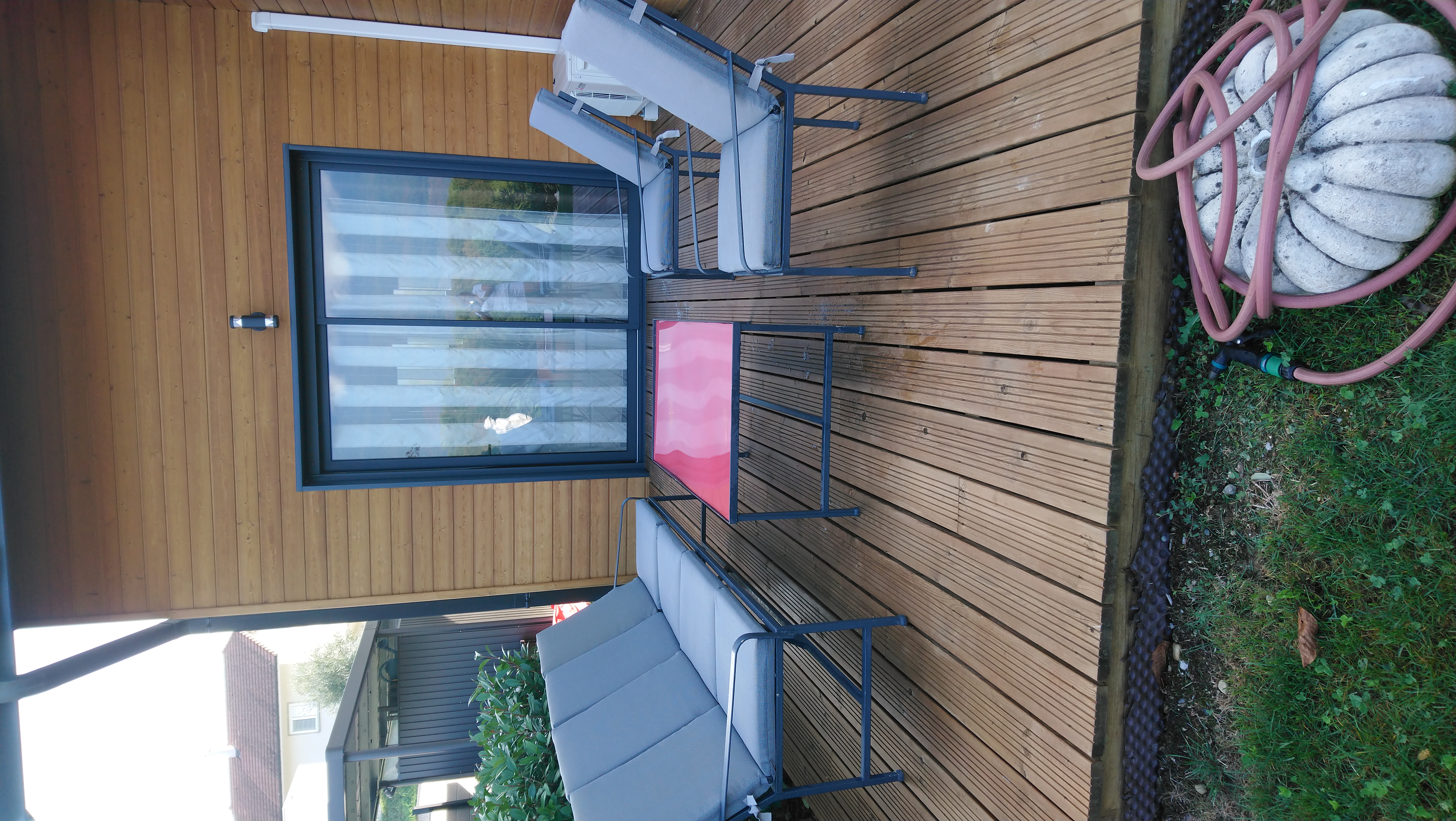 SALON DE JARDIN EN FER ET SES COUSSINS 150 Viviers-du-Lac (73)