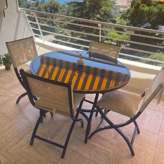 salon de  jardin haut de gamme hugonet Paris. 1970 650 Fayence (83)