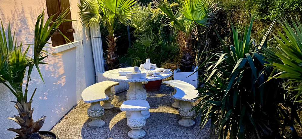 Salon de jardin en pierre 450 Marseille-en-Beauvaisis (60)