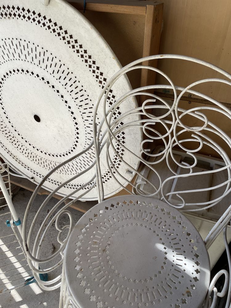 Salon de jardin romantique blanc 350 La Neuville-au-Pont (51)