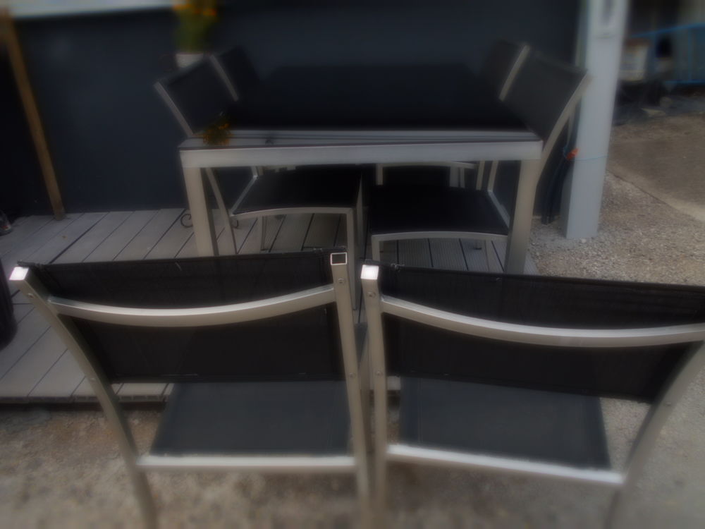 SALON DE JARDIN : TABLE ET 6 CHAISES 50 Lumbres (62)