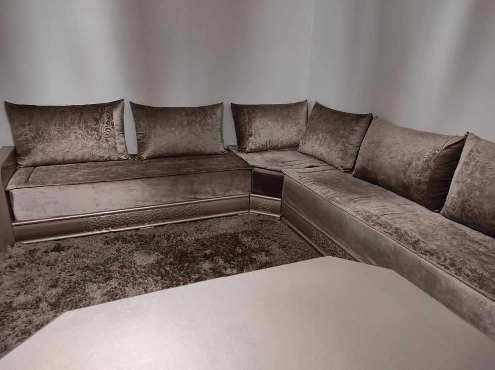 Salon marocain moderne, couleur champagne, 1500 Nanterre (92)