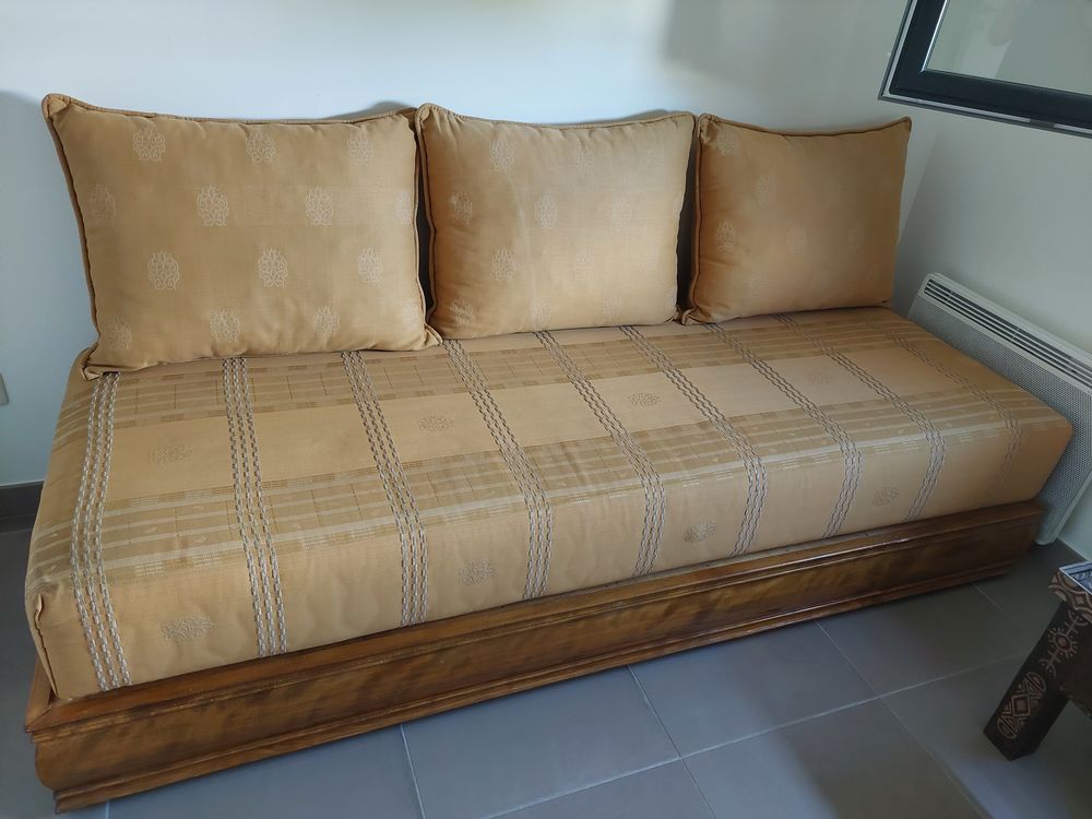 Salon marocain 370 Saint-Rapha�l (83)