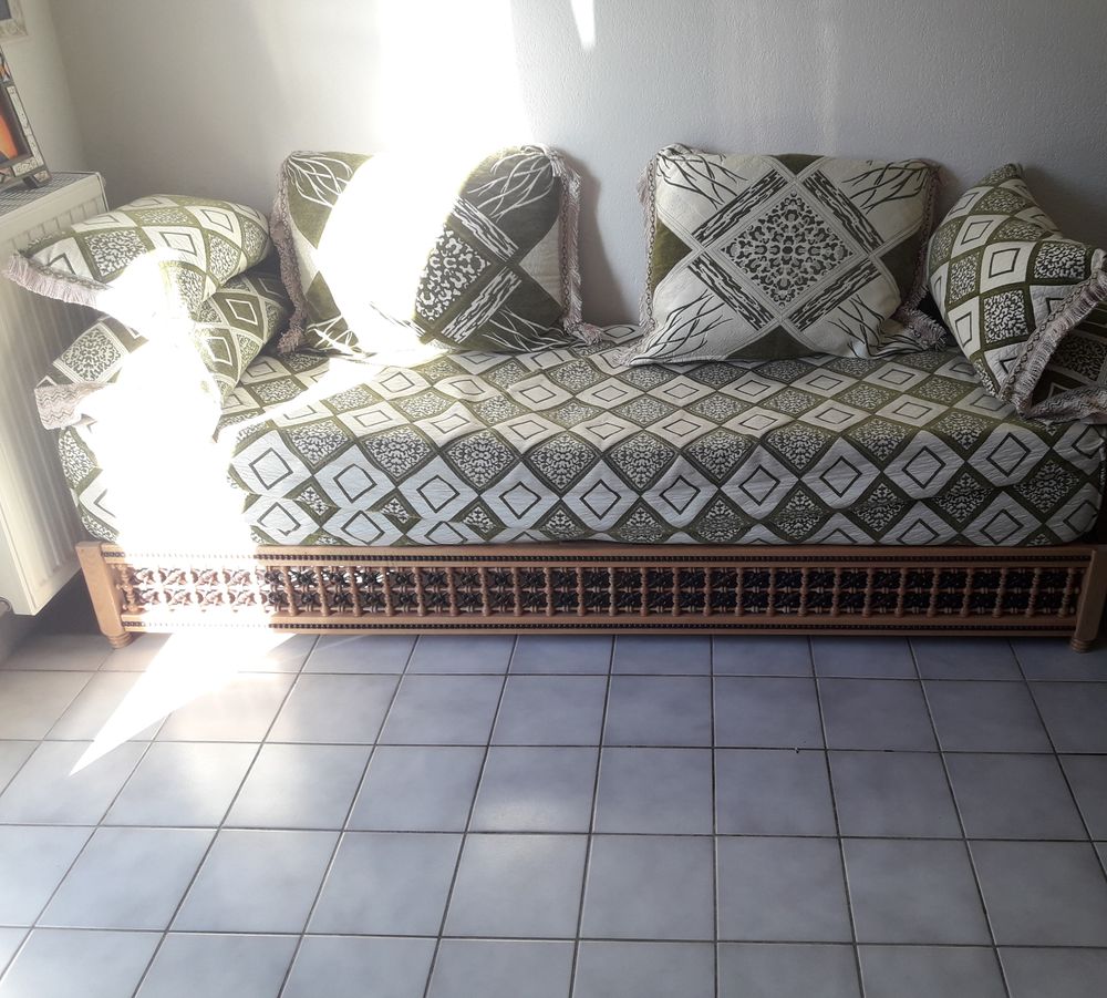 Salon marocain 650 Marseille 13 (13)