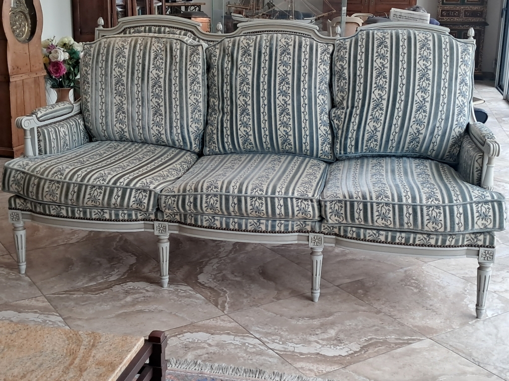 SALON STYLE LOUIS XVI 600 Agay (83)