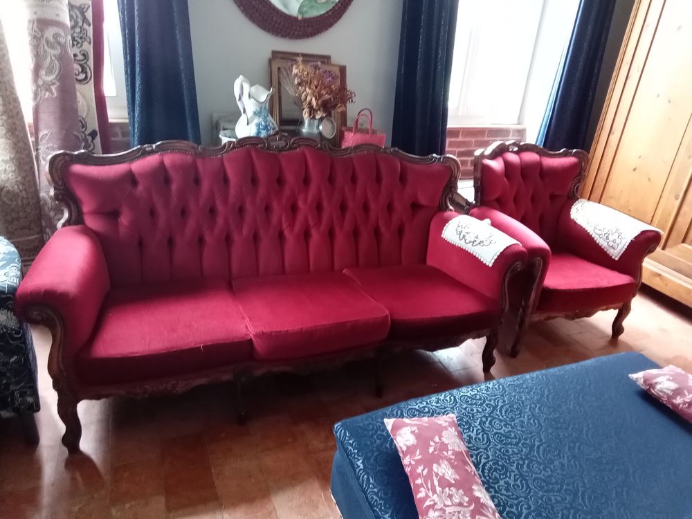 salon velours rouge 250 Ainay-le-Ch�teau (03)