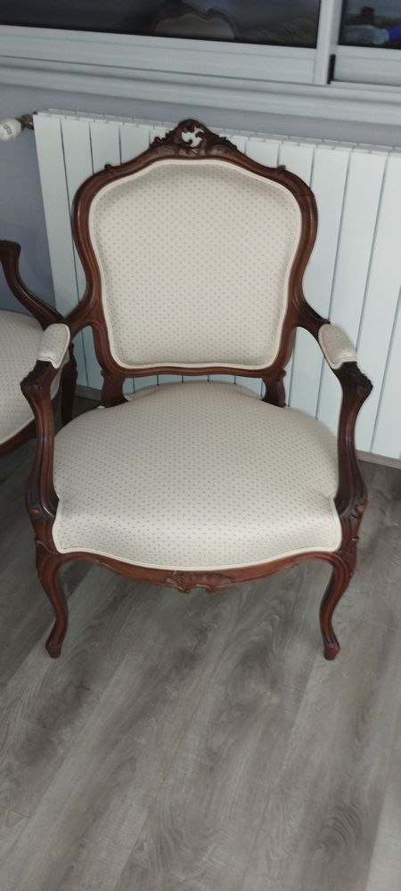 Salons 2 fauteuils et 1 canap� style Louis XV 
18 �me 2400 Nimes (30)