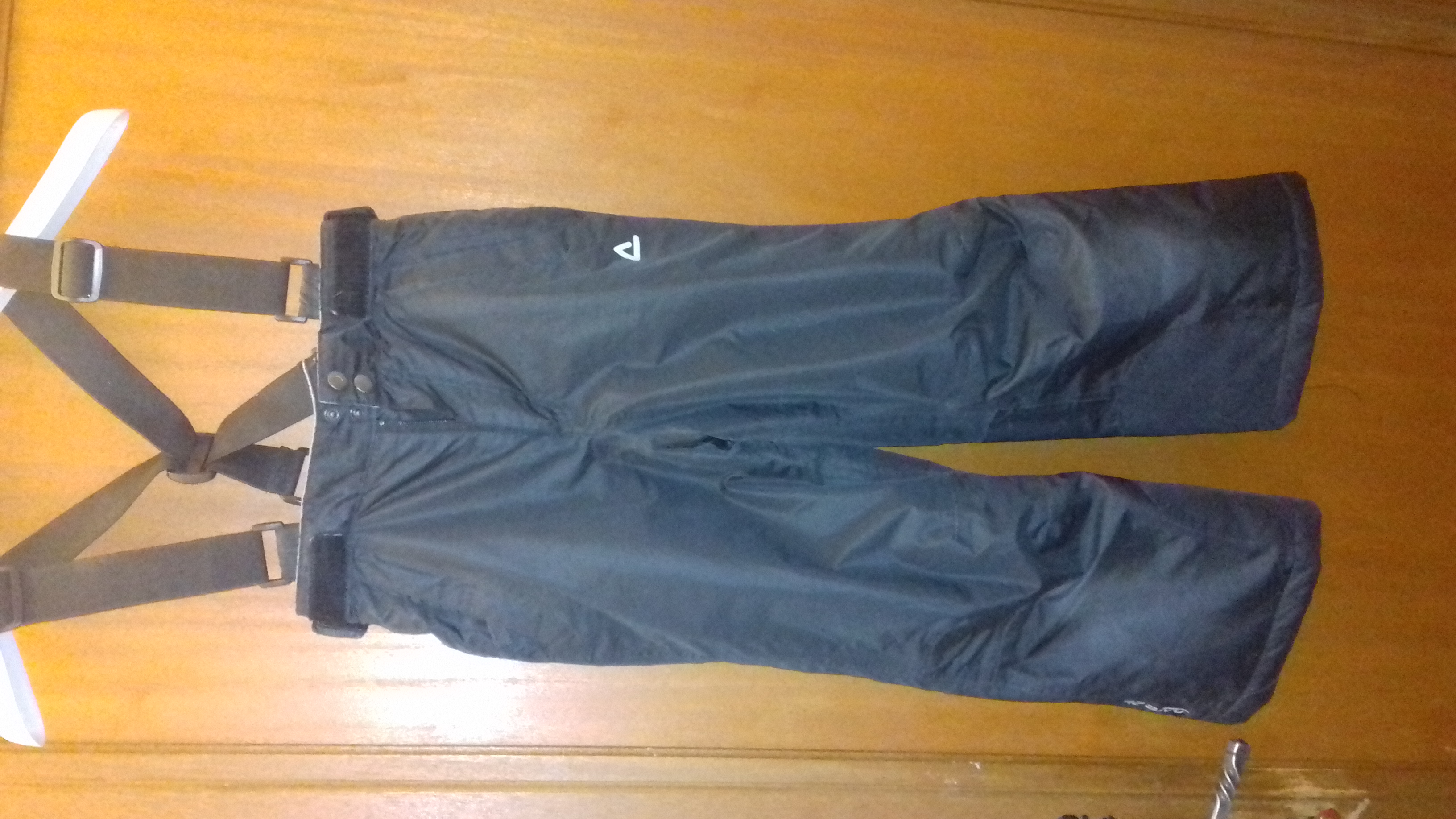 Salopette de Ski enfant  DARE 2b   7-8 ans
30 Sept�mes-les-Vallons (13)