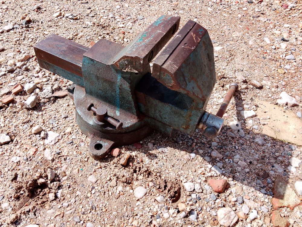 SAMBRE ET MEUSE etau 125 mm base tournante 200 Saint-Jean-de-Fos (34)