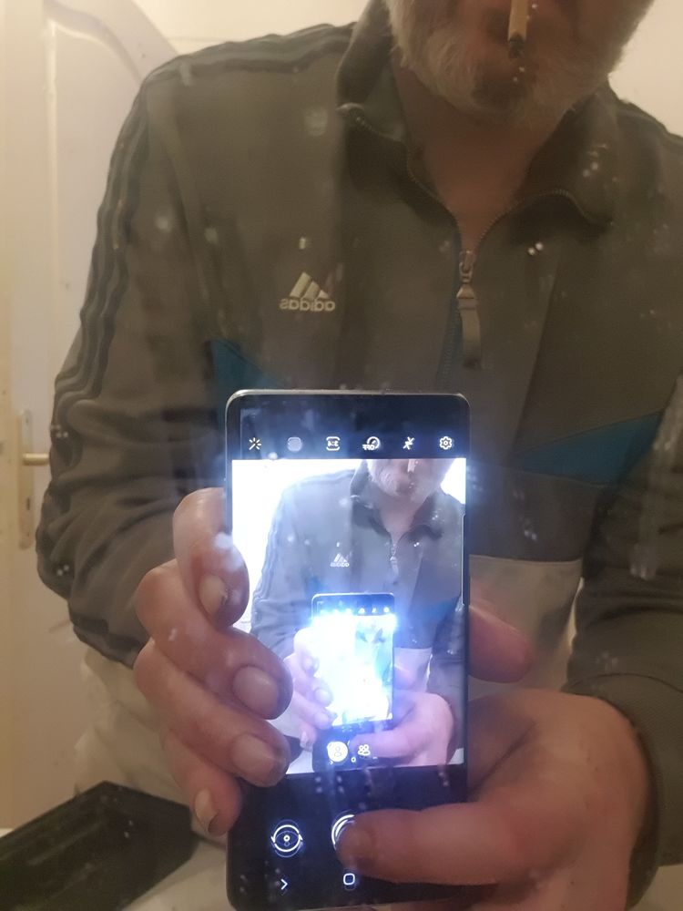 Samsung s10 + 450euro avec oreillettes agk en fibre 0 Houdain (62)