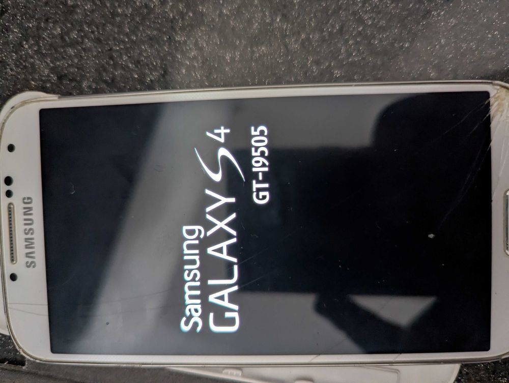 Samsung Galaxy S4 GT-19505 45 La Seyne-sur-Mer (83)