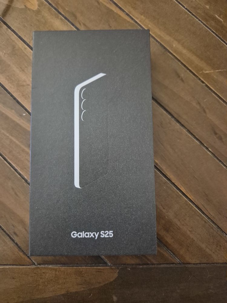 Samsung Galaxy S25 256GB 680 Paris 15 (75)