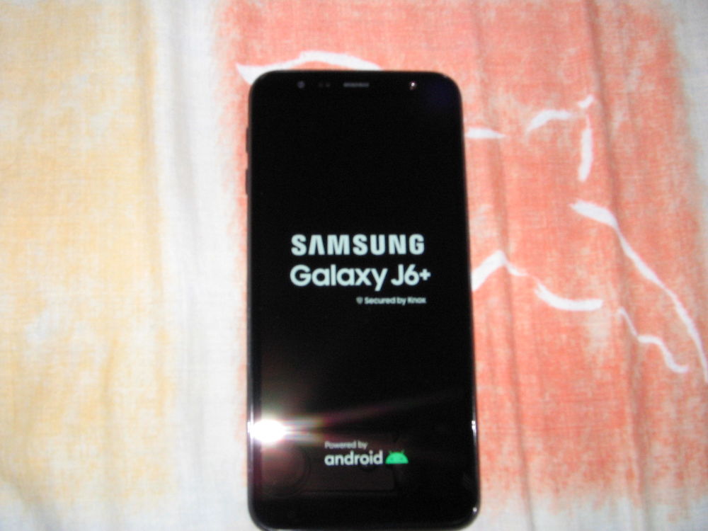 Samsung galaxy j6+ noir 32 go .6 pouces . &eacute;tat irr&eacute;prochable Téléphones et tablettes