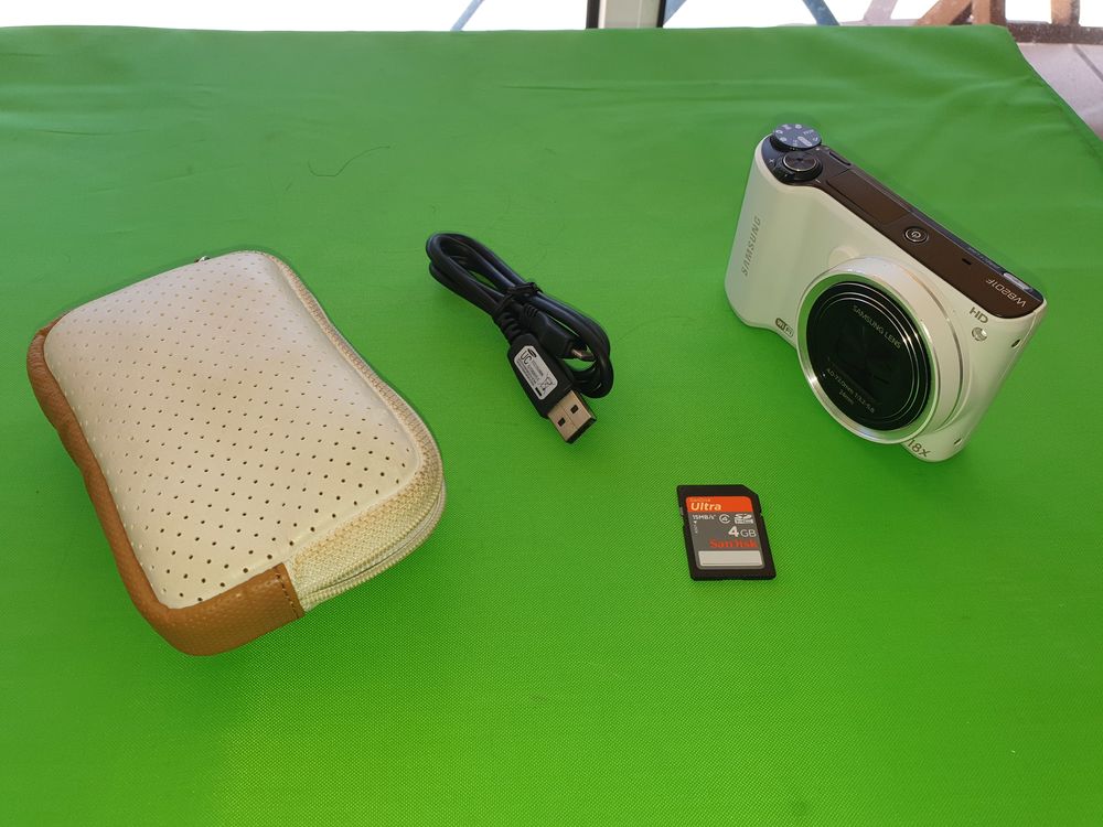 Samsung WB201F + Etui + Carte m�moire Micro SDHC 4Go
50 Fr�jus (83)