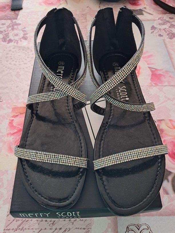 Sandale chaussures 39 neuf noire mode ete strass femme 9 F�ves (57)