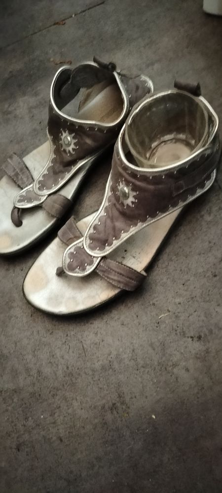 Sandale cuir pataugas pointure 38 tr�s bon �tat 12 Cachan (94)