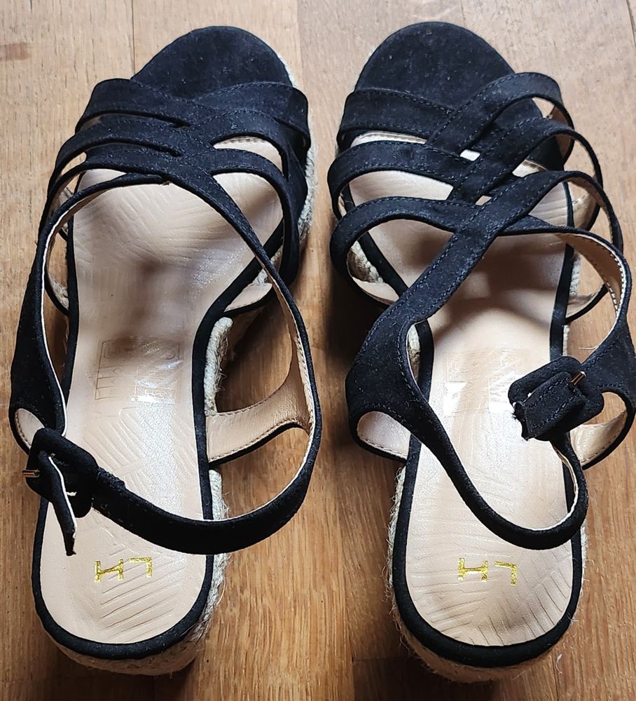 Sandales compens�es noir femme neuves 12 Satillieu (07)