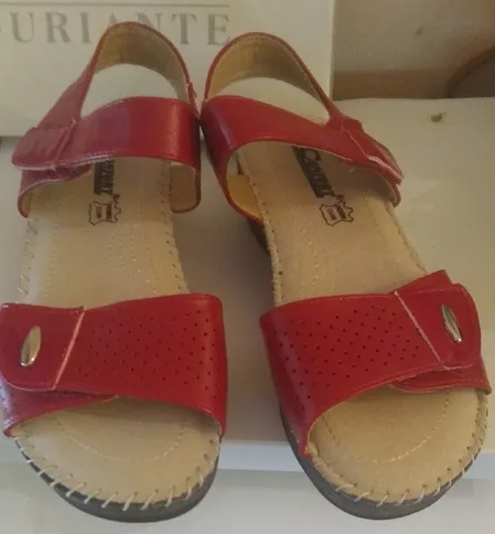 Sandales confort Femme - Neuf - Pointure 36 - 15�  
15 Montpellier (34)