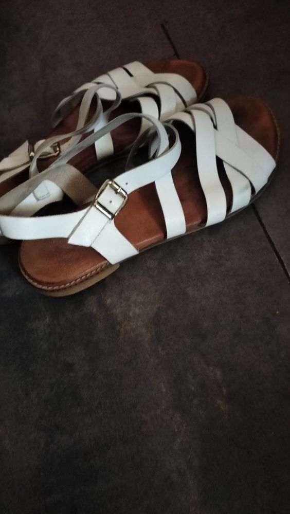 Sandales cuir blanc Espagne pointure 36 tr�s bon �tat 9 Cachan (94)