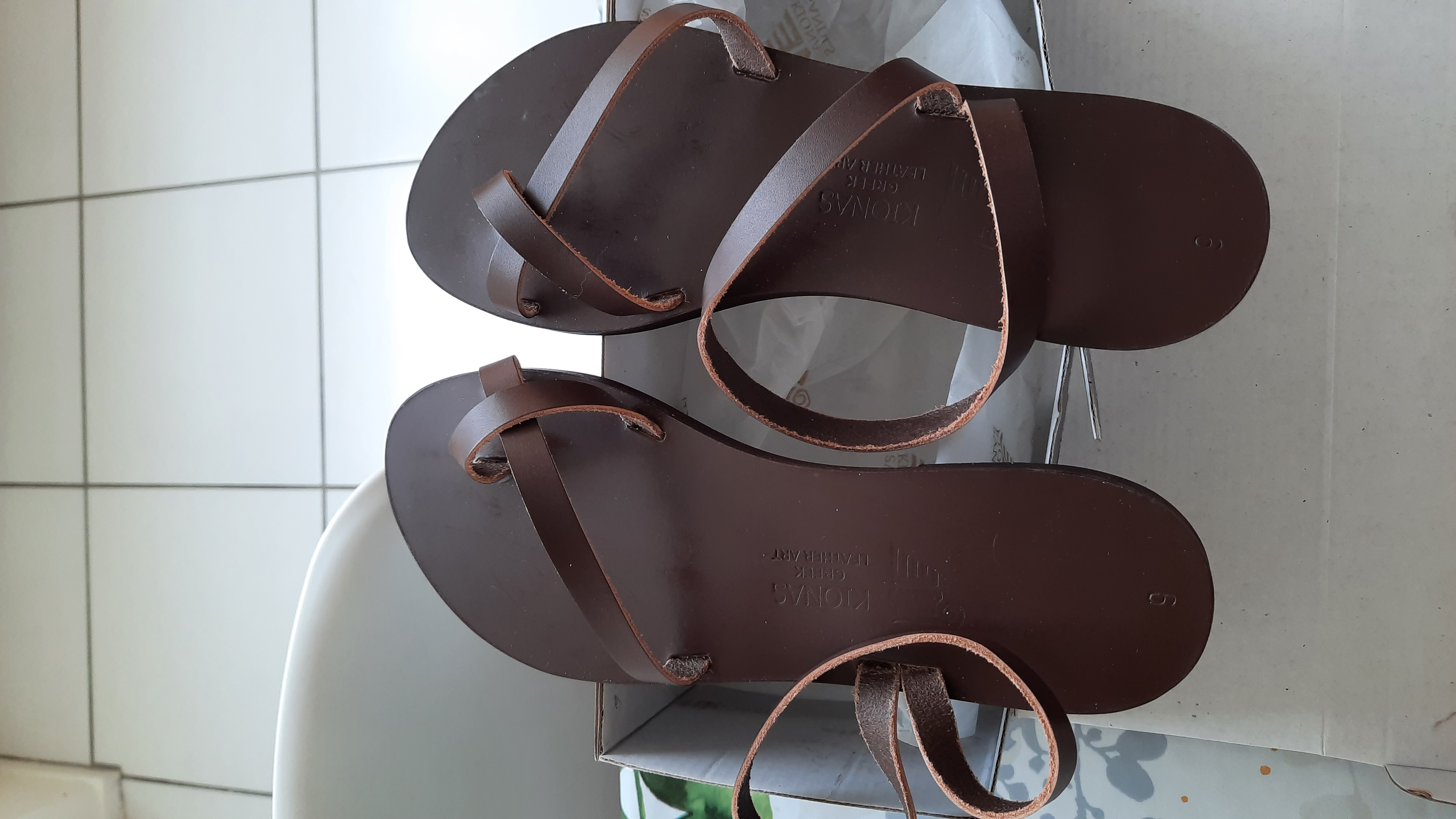 Sandales en cuir femme pointure 39 25 Grenoble (38)