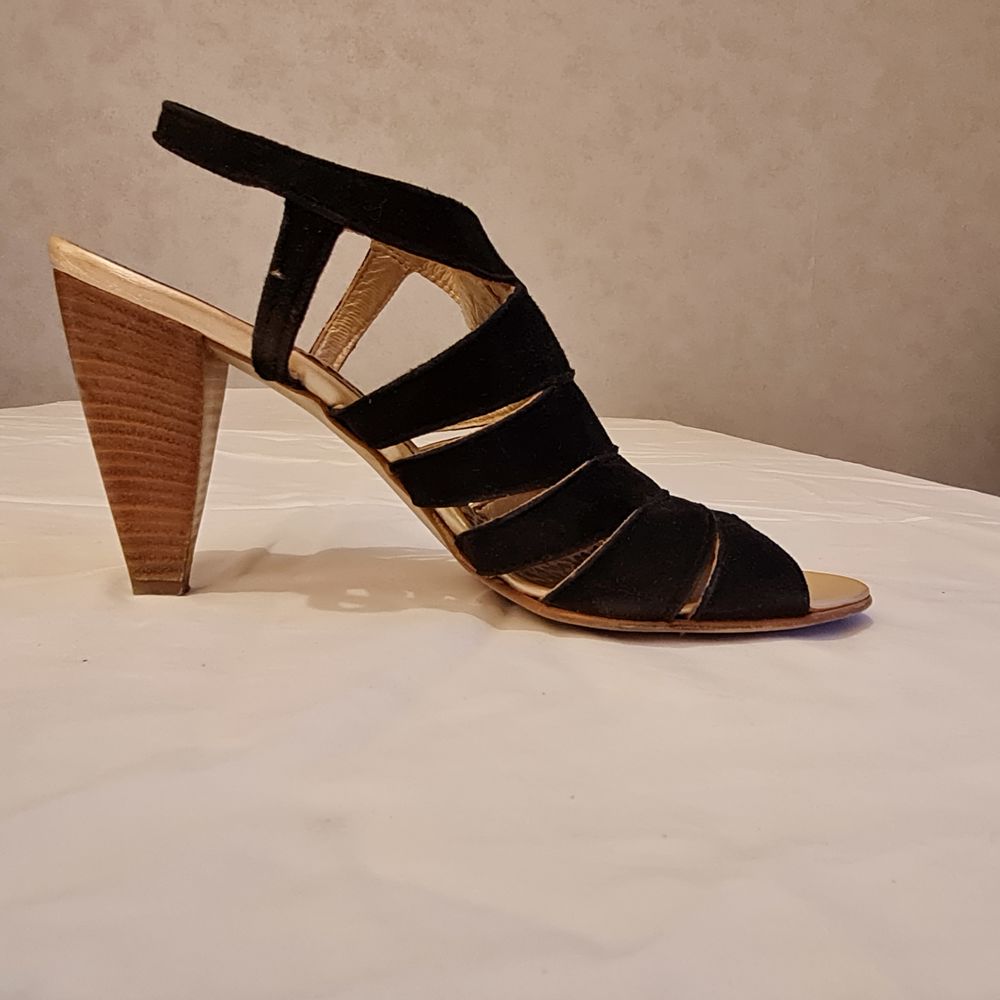 Sandales en daim Neuves - San Marina 35 Paray-le-Monial (71)