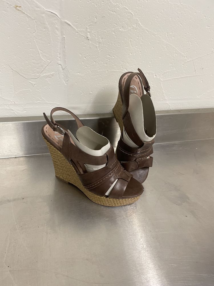 Sandales espadrilles en cuir marron 10 Saint-Pierre-du-Perray (91)