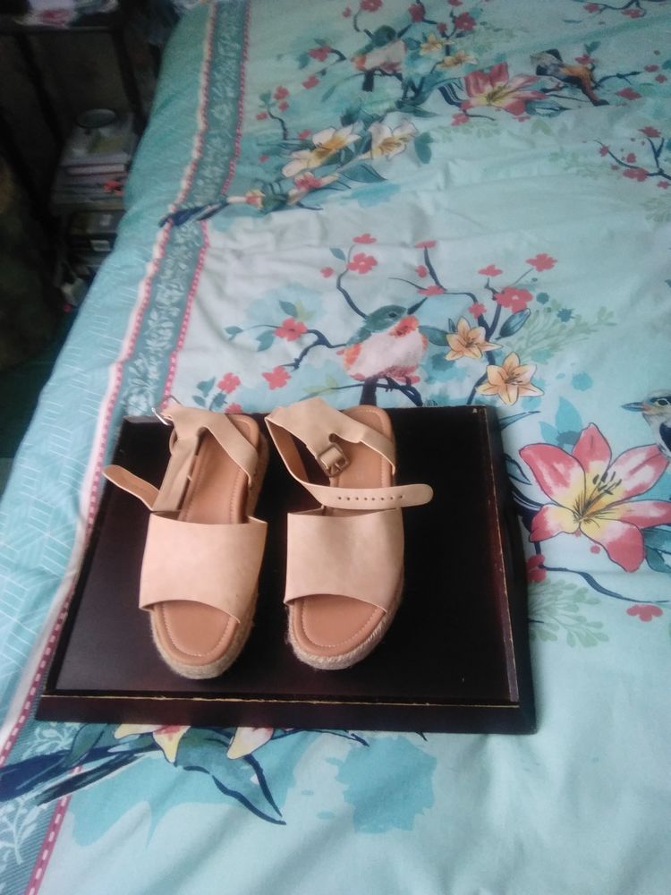 SANDALES FEMME OU HOMME EN TAILLE 41 50 Orl�ans (45)