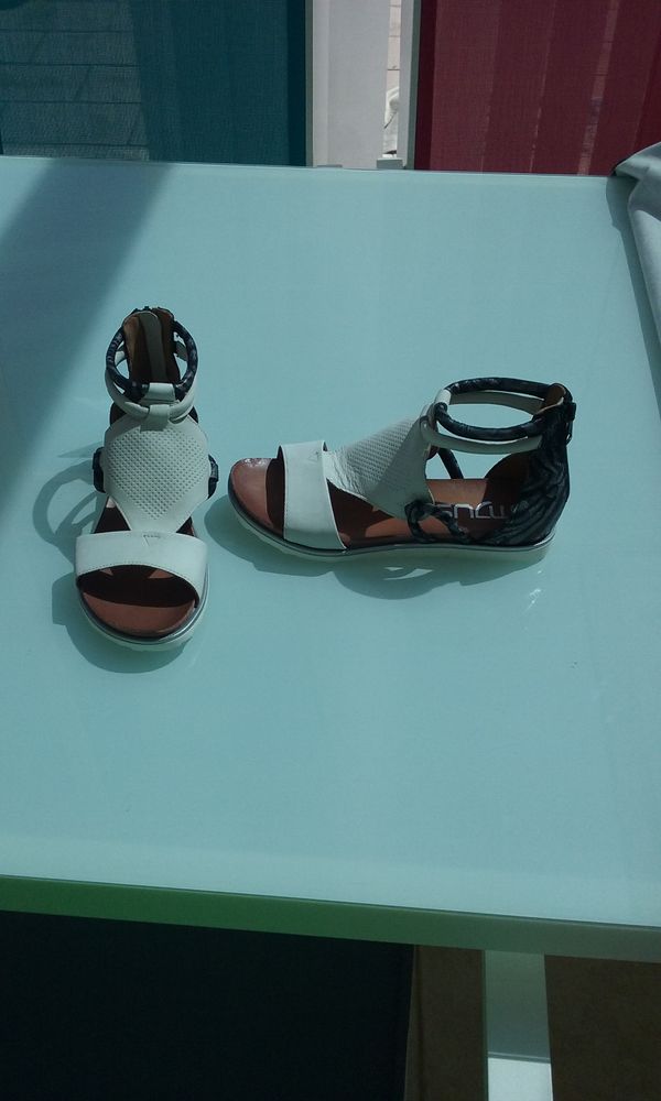 sandales femme     t�l�phone 0490270425 18 B�darrides (84)