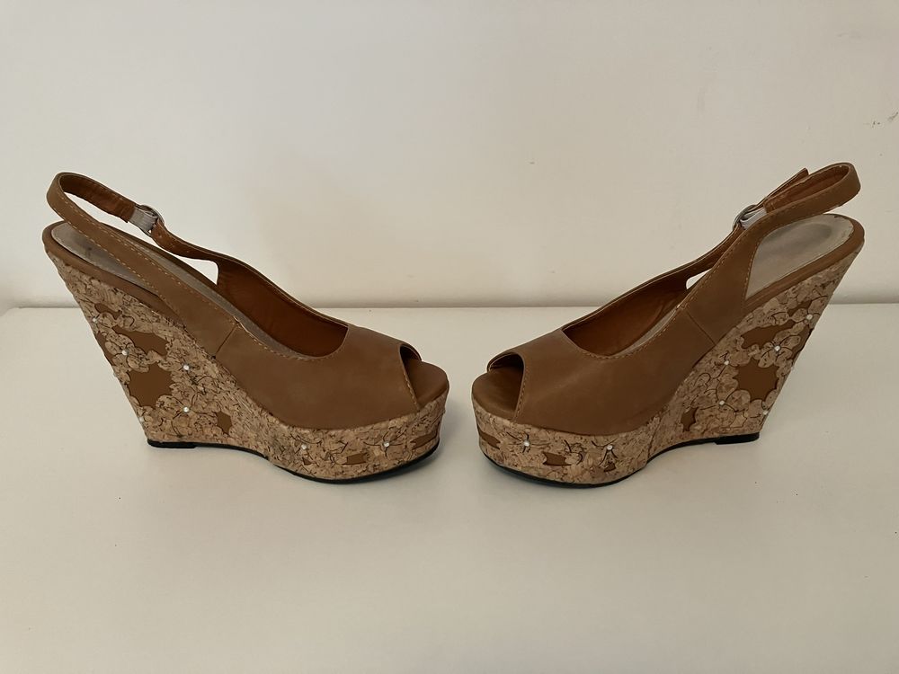 Sandales marron compens�es 5 Le Taillan-M�doc (33)