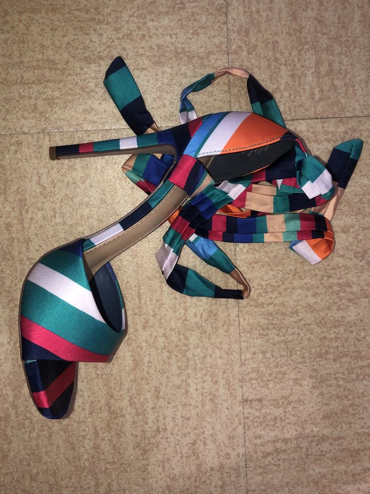 sandales multicolores 25 Villejuif (94)