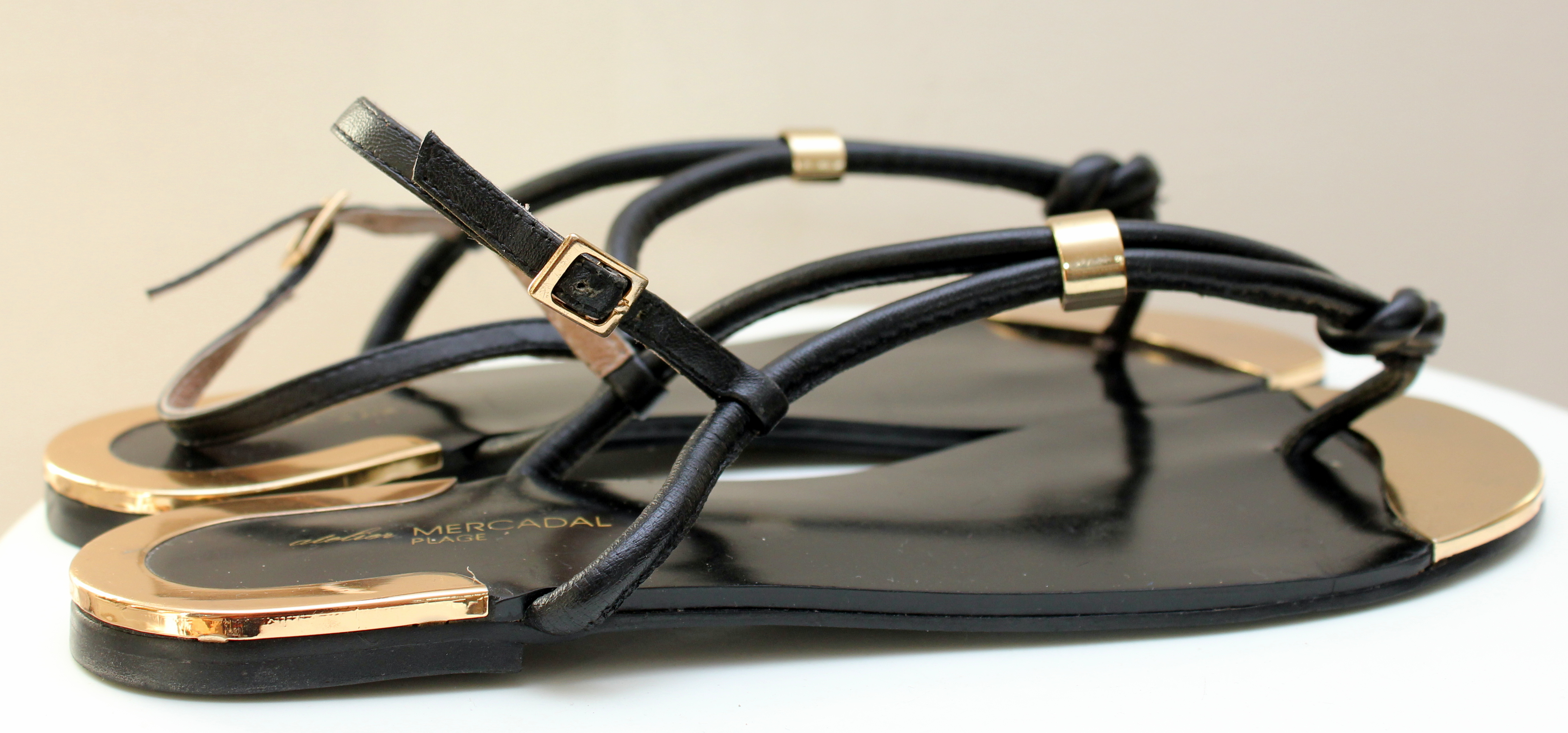 Sandales noir et or Atelier MERCADAL T.41 80 Issy-les-Moulineaux (92)