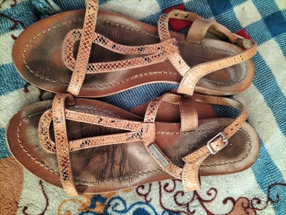 Sandales tout cuir les trop�ziennes pointure 37 tr�s bon �ta 14 Cachan (94)