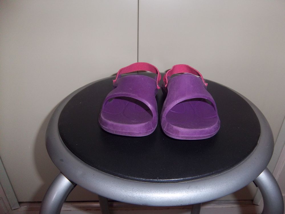 Sandales violet 22 1 Bossay-sur-Claise (37)