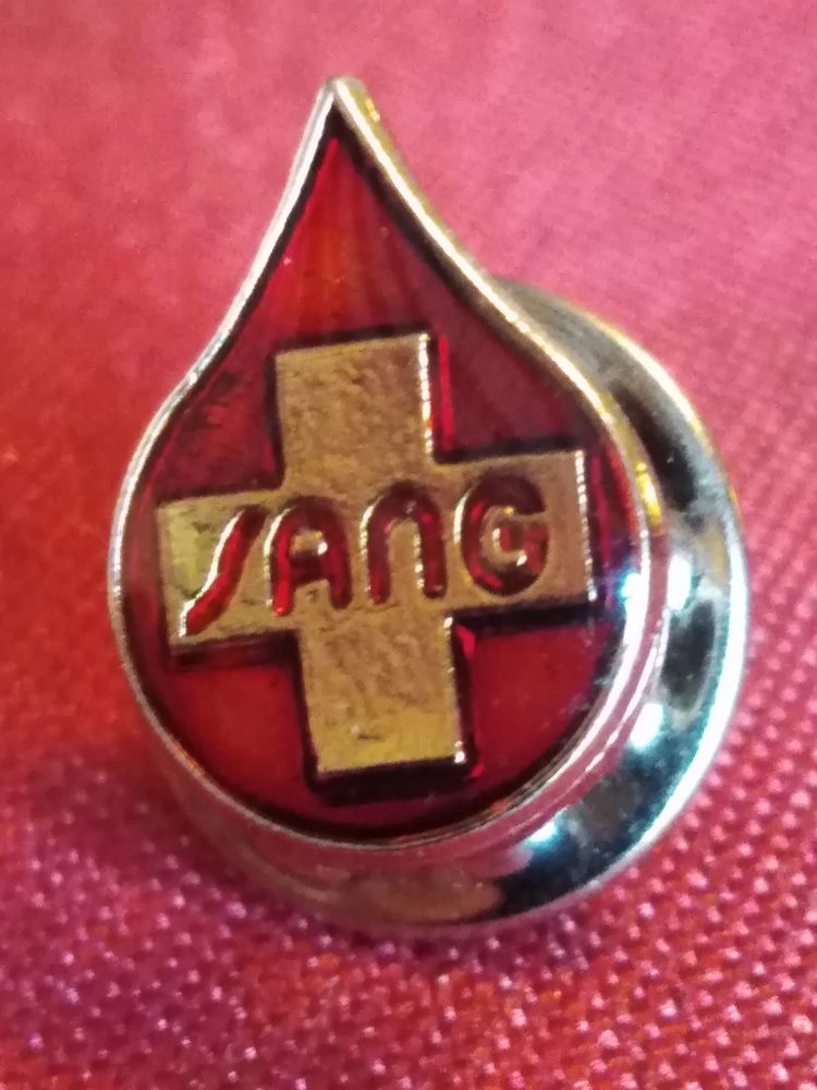 Pin's sang 2 Avermes (03)