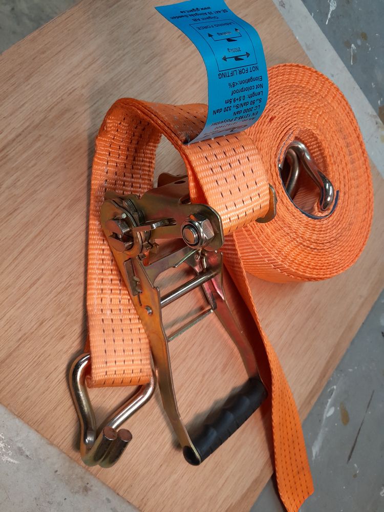 Sangle de selle western en cuir à l'arrière de la