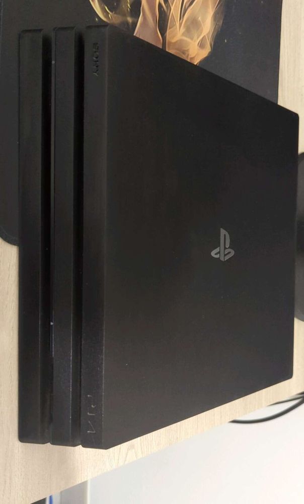 PS4 Pro 1To (sans manette) 210 Rennes (35)