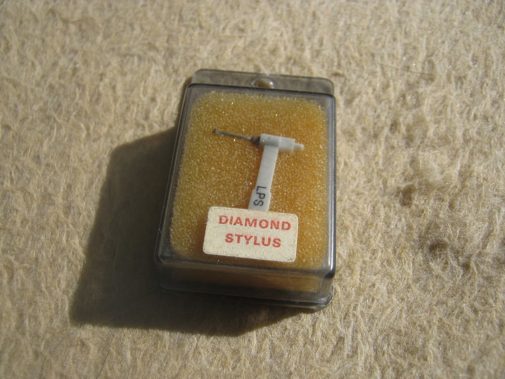 saphir pour  tourne disques  33T/45T 10 Lomme (59)