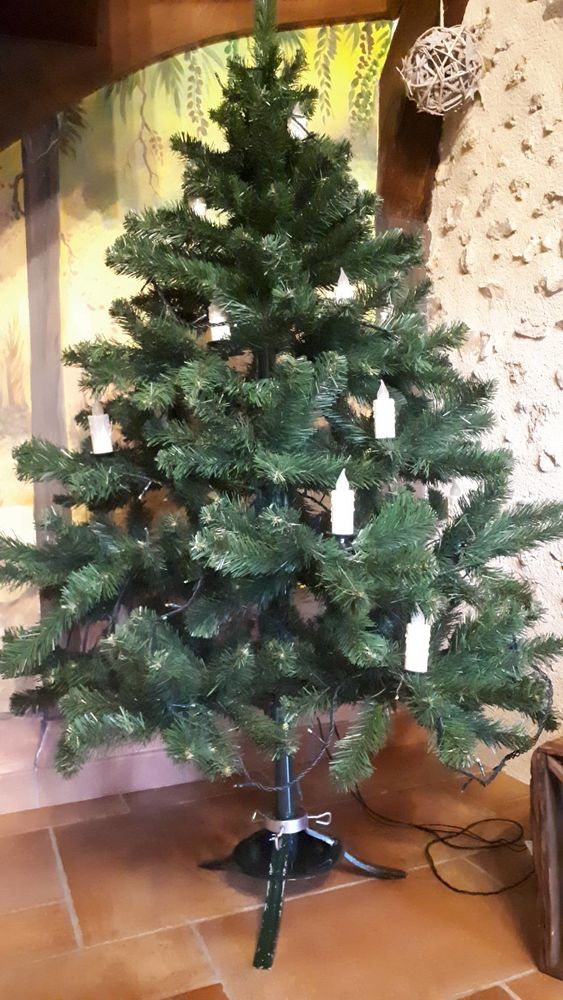 Sapin artificiel 1.50m environ 20 Mettray (37)