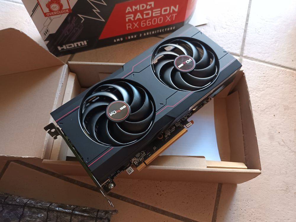 Sapphire pulse AMD Radeon rx 6600xt 300 Bougival (78)