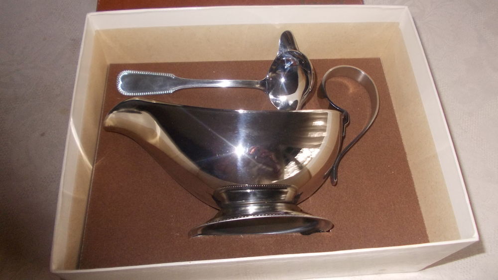 Sauci�re inox et sa louche
49 Thiais (94)