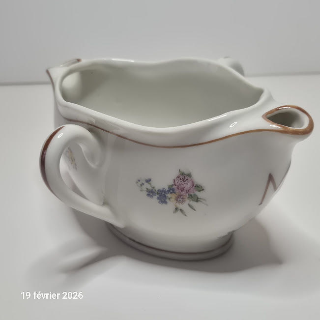 Sauci�re en porcelaine blanche de Limoges qui permet de s�pa 18 Saumur (49)