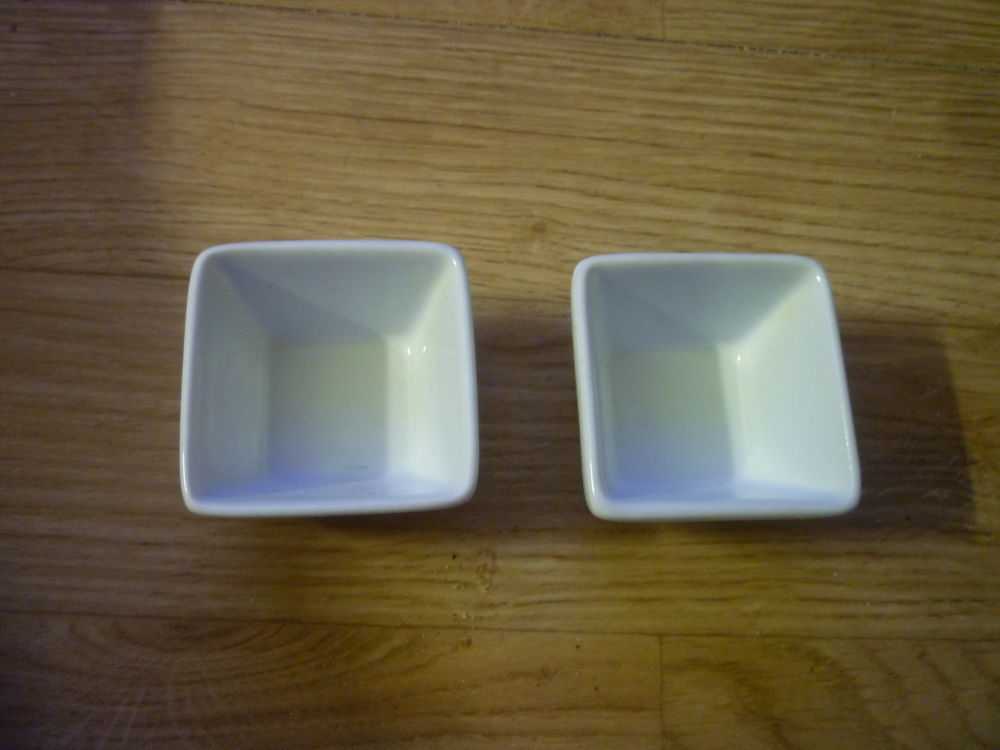 sauciers individuels   en porcelaine etat neuf 10 Val Pompadour (94)