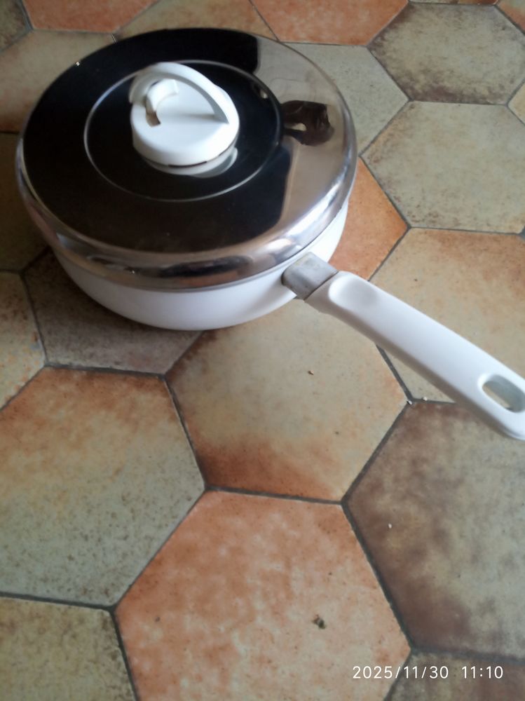 Sauteuse 15 Rueil-Malmaison (92)