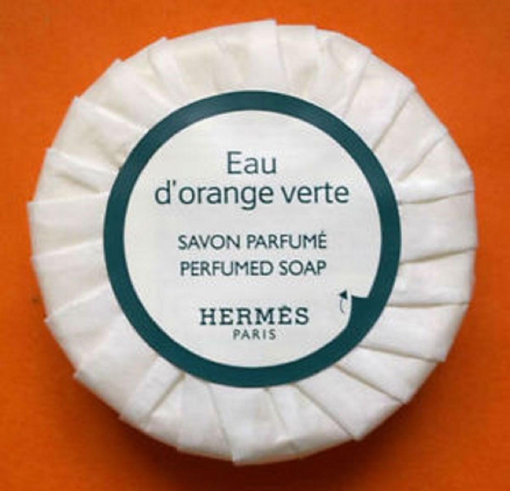 1 Savon parfum� Eau d'orange verte - Hermes Paris. 50grs 12 Paris 14 (75)